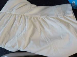 Pale Yellow Queen Size Bedskirt li...