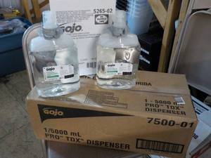 GOJO Pro TDX Dispenser and 2 - 2 li...