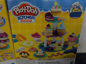 2 Play Doh Kitchen Creations...