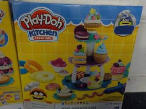 2 Play Doh Kitchen Creations...