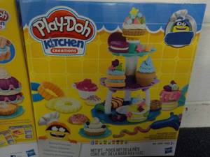 2 Play Doh Kitchen Creations...