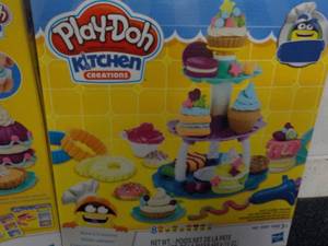 2 Play Doh Kitchen Creations...