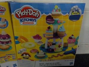 2 Play Doh Kitchen Creations...