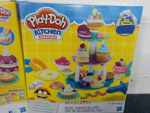 2 Play Doh Kitchen Creations...