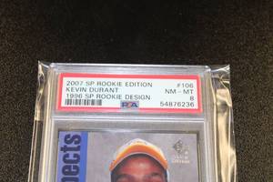 lot 7 image: 2007-08 SP Rookie Edition 1996 Design Kevin Durant #106 Rookie Card PSA 8