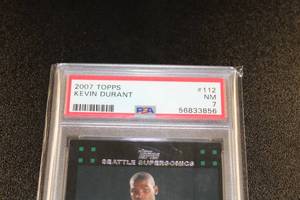lot 27 image: 2007-08 Topps Kevin Durant #112 Rookie Card PSA 7