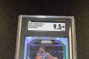 lot 49 image: 2020-21 Prizm Hyper Prizm Julius Randle #54 SGC 9.5