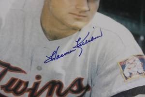 lot 167 image: Minnesota Twins Harmon Killebrew 8x10 Photo Autograph JSA COA #NN38764