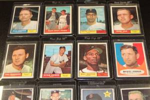 lot 170 image: 1961 Topps Baseball Card Lot  14 Cards
