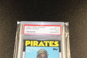 lot 191 image: 1986 Topps Traded Barry Bonds #11T Rookie Card PSA 8 (OC)