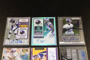 lot 214 image: Minnesota Vikings Autograph Lot #1  6 Autograph Cards