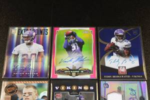 lot 216 image: Minnesota Vikings Autograph Lot #3  6 Autograph Cards