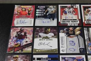 lot 255 image: Football Card Autograph Card Lot  20 Autograph Cards