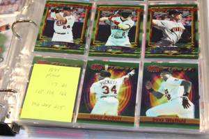 lot 301 image: Minnesota Twins Collection  (5) Binders  1500 Cards