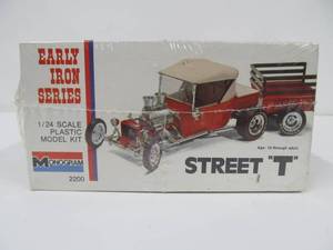 Monogram Early Iron Series Street T&nbsp