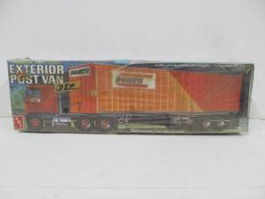 AMT Fruehauf Forty Foot Exterior Post Van Semi-Trailer