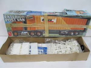 AMT Fruehauf Forty Foot Exterior Post Van Semi-Trailer