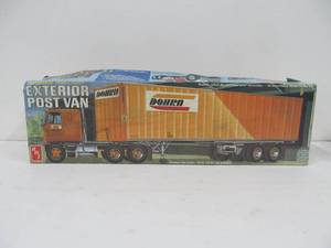AMT Fruehauf Forty Foot Exterior Post Van Semi-Trailer