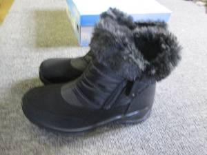Easy Street Womens Frosty Easy Dry...