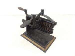Antique 1875 Cast Iron Crown Fluter Crimper Pleater&nbsp