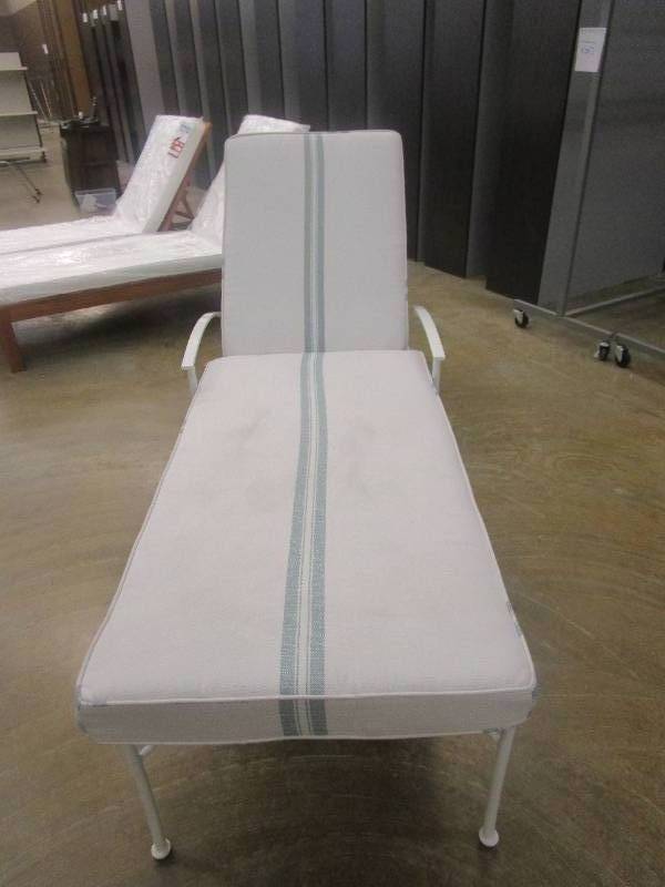 Steel Lounge Chair with White & Green Cushion (CUSHION IS A LITTLE DIRTY, NICE CONDITION OTHERWISE)