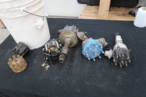 BUCKET OF MISC PARTS