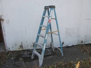 (UD2) 6 Foot Werner Fiberglass Ladd...