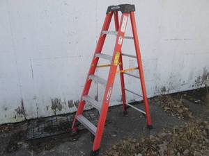 (UD2) 6 Foot Werner Fiberglass Ladd...