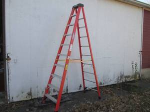 (UD2) 10 Foot Werner Fiberglass Lad...