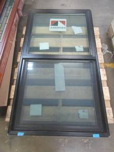 Andersen 100 Series Single Hung Window - White interior with Black exterior with Screen - Single Cam - 33 12 in x 61 14 in (SLIGHT SCRATCH & DENT)