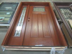 Thermatru Entry Way Door 50.50 in x 82.50 in - 36 in. x 80 in Door 14 Lite - Decorative Glass - Interior Color of the Door is Rusty Barn Red - Exterior Color of the Door Rusty Barn Red (RH INSWING) (SLIGHT SCRATCH & DENT)