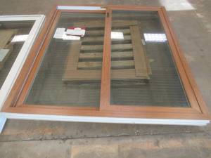Simonton 6500 Series Patio Door - Woodgrain Interior - Tan Exterior - Top Lock - No Screen Door - 74 12 in x 81 12 in (SCRATCH & DENT, SLIGHT CORNER DAMAGE, SEE PHOTOS)