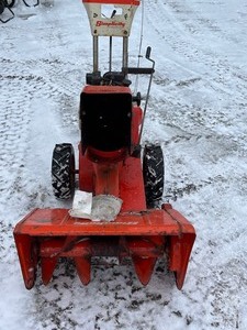 lot 6 image: Simplicity Snowbuster 524 Two-Stage Snow Blower