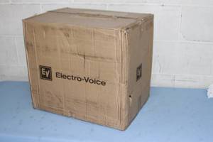 lot 11 image: PAIR of Electro-Voice EV EVID-S8.2 High Performance Two-Way Full Range 8 Surface Mount Pro Audio  Commercial Speakers
