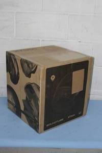 lot 14 image: New in Box - SoundTube Sound Tube Premium Commercial-Grade Outdoor Pro Audio Loudspeaker Speaker - Model XT550