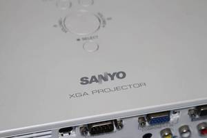 lot 35 image: Sanyo PLC-XU116 Portable XGA Conference Room Multimedia Computer & Video Projector  Projection System
