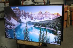 lot 1 image: Samsung 82 4K Premium Extreme Smart Wi-Fi HDR UHD TV  Television  Display  Monitor - Model MU8000