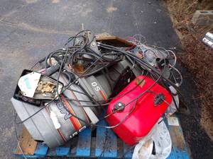 lot 2 image: 50 HP Mariner Outboard Motor