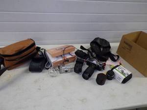 lot 8 image: Vintage Cameras and Lenses with Cases