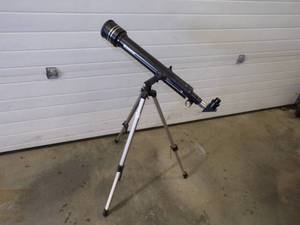 lot 15 image: Tasco Telescope with Tripod