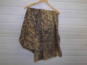 lot 19 image: 2 Pair Columbia L Camo Pants