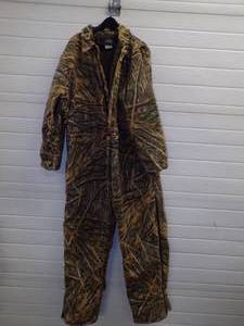 lot 44 image: Wolf Mountain 2XL Regular Insulated Coveralls Camo