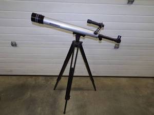 lot 50 image: Bushnell Telescope with Tripod