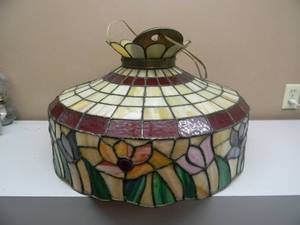lot 27 image: LARGE 24 Vintage Tiffany Style Floral Stained Glass Hanging Lamp - NICE - FANTASTIC PIECE - SEE PICTURES