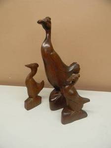 lot 29 image: VINTAGE S.S. SARNA INC BIRD WOOD CARVINGS INDONESIA - NICE SET - VERY COOL - SEE PICTURES