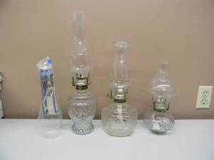 lot 53 image: 3 - Vintage Lamplight Farms Clear Glass Oil Lamps WBurners Chimney - NICE SET - SEE PICTURES