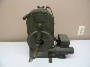 lot 21 image: VINTAGE USAF HAND CRANK HEATER MODEL #786 A By Stewart Warner Corp