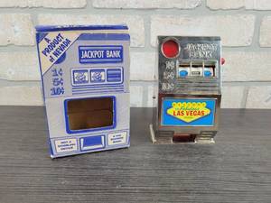 lot 3084 image: Vintage Las Vegas Mini Slot Machine - Tested and Works Takes Pennies, Nickels and Dimes - Approx. 6 x 4 x 3 w Original Box