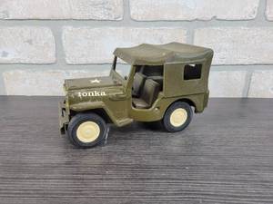 lot 3086 image: Vintage TONKA Army Jeep - Approx. 7 Long