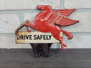 lot 3089 image: Vintage Metal MOBIL Oil Pegasus Plate Topper - Approx. 6 x 5.25